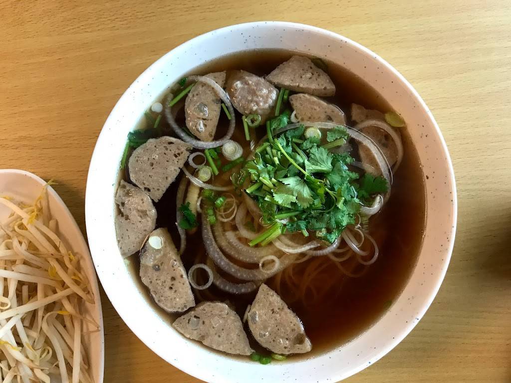 Pho Golden Bowl | restaurant | 12 Lake Ave, Manchester, NH 03101, USA | 6036222000 OR +1 603-622-2000