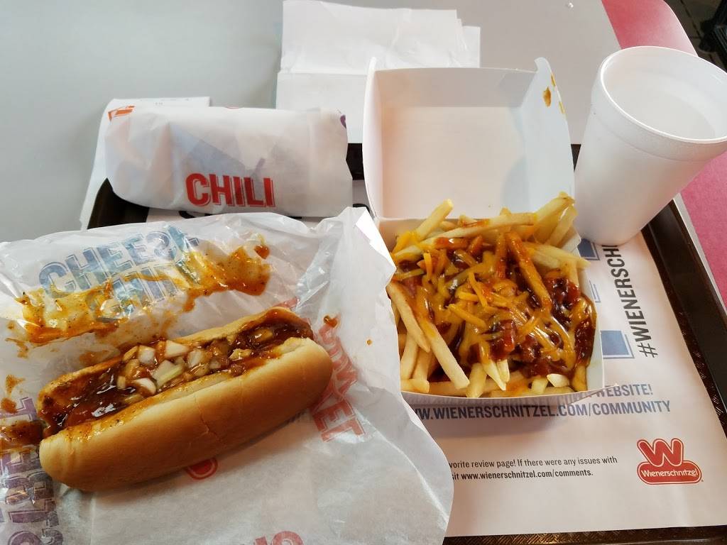 Wienerschnitzel | restaurant | 19101 Brookhurst St, Huntington Beach, CA 92646, USA | 7149629431 OR +1 714-962-9431