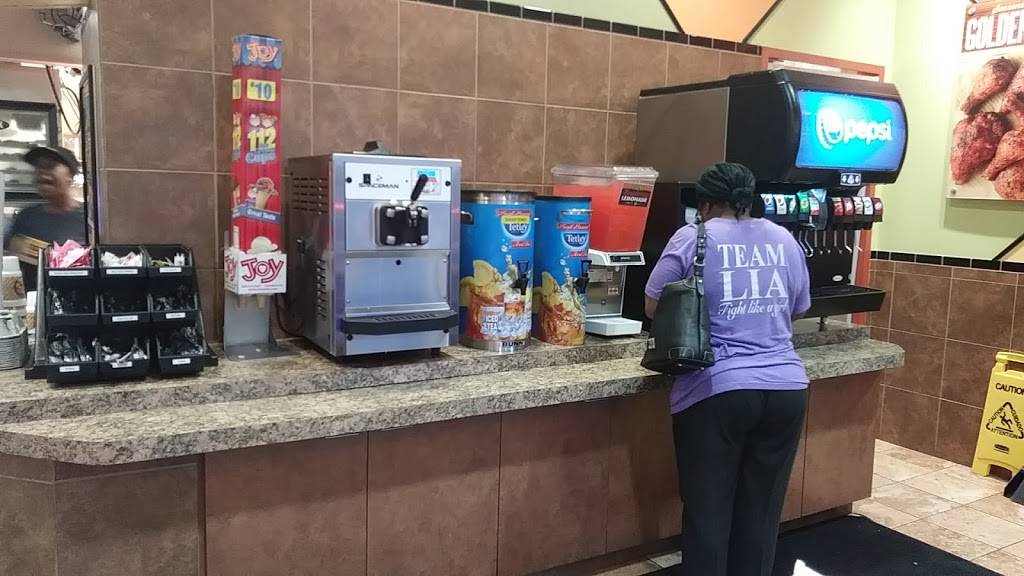 Golden Chick | meal takeaway | 7979 S Hampton Rd, Dallas, TX 75232, USA | 9727809000 OR +1 972-780-9000