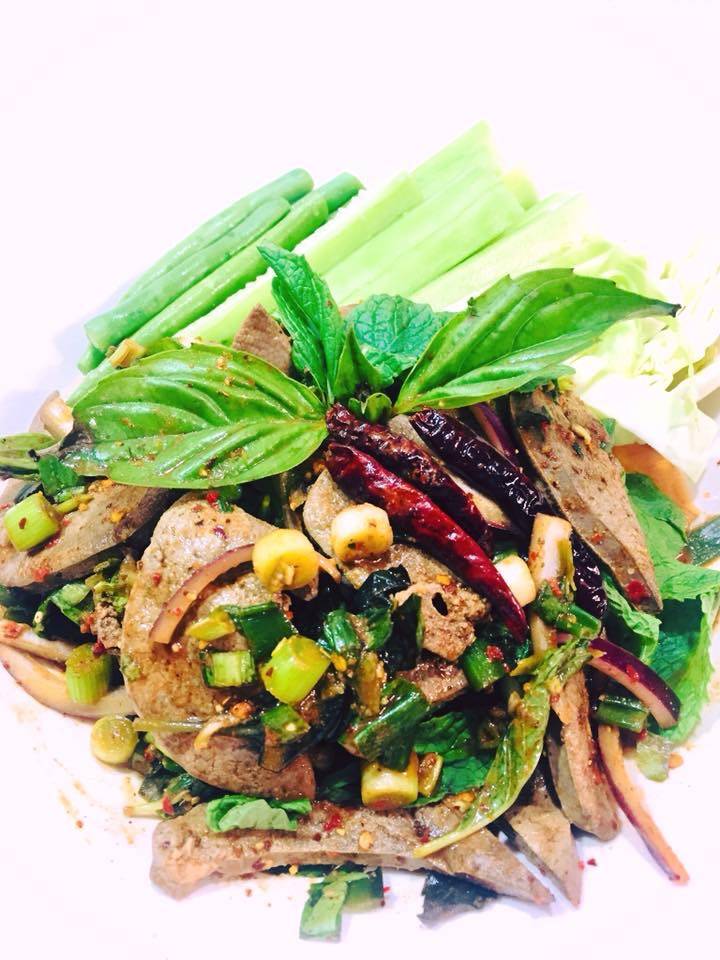 Yumyum Thai Kitchen | restaurant | 128 E James St, Columbus, WI 53925, USA | 9203500092 OR +1 920-350-0092