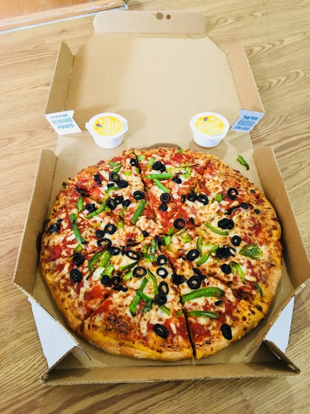 Dominos Pizza | meal delivery | 1517 Mt Hope Ave, Rochester, NY 14620, USA | 5852442100 OR +1 585-244-2100