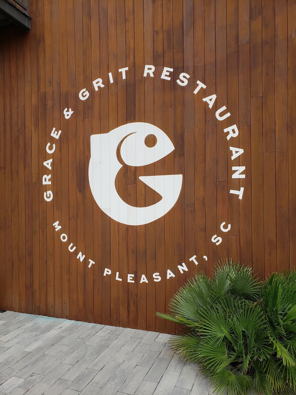 Grace and grits | restaurant | 976 Houston Northcutt Blvd, Mt Pleasant, SC 29464, USA | 8436984748 OR +1 843-698-4748