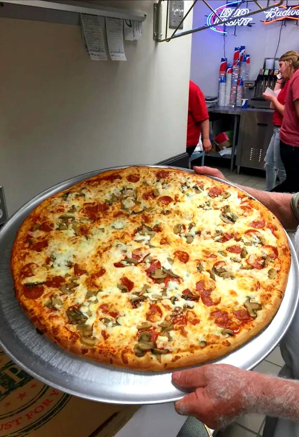 Sal original Pizza | restaurant | 18801 East 39th St S Suite 106, Independence, MO 64057, USA | 8165038104 OR +1 816-503-8104