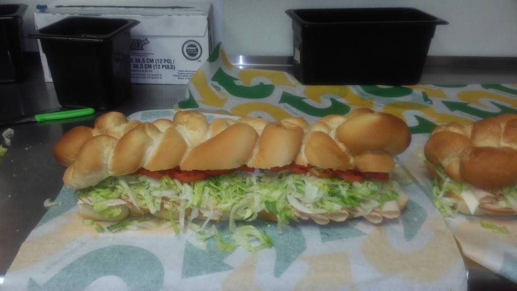 Subway Restaurants | restaurant | Retail Centre, 6217 E Hillsborough Ave Unit 109, Tampa, FL 33610, USA | 8136265085 OR +1 813-626-5085