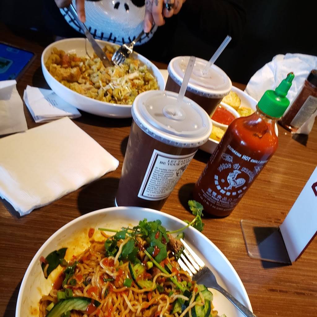 MAD Greens - Tempe Marketplace | restaurant | 2000 E Rio Salado Pkwy Suite 1215, Tempe, AZ 85281, USA | 6022833901 OR +1 602-283-3901