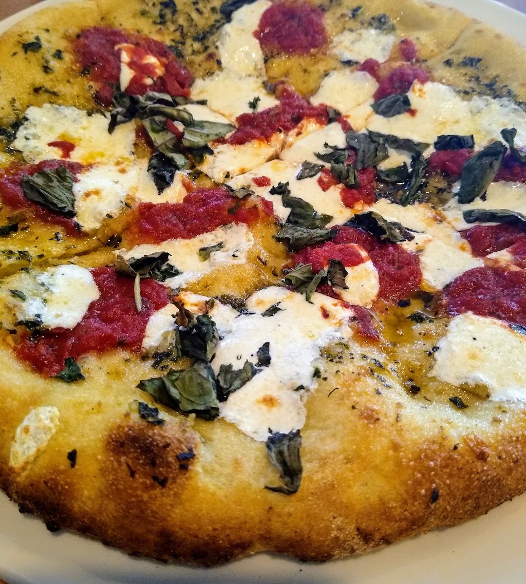 Mos Wood fired Kitchen | restaurant | 4956 Old Long Beach Rd SE Unit 10, Southport, NC 28461, USA | 9104776901 OR +1 910-477-6901