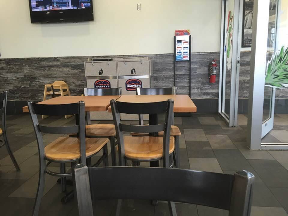 Harveys | restaurant | 5935 Boulevard Robert-Bourassa, Laval, QC H7E 0A4, Canada | 4506650033 OR +1 450-665-0033