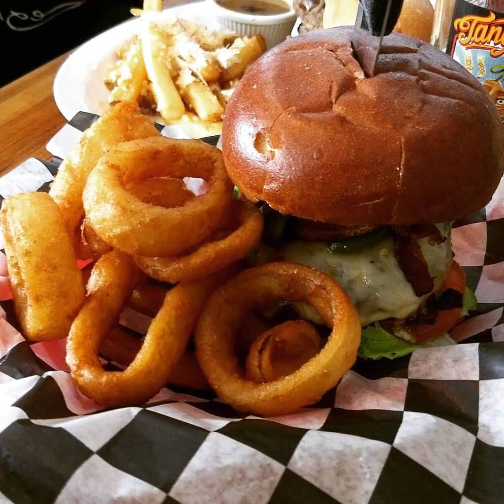 Helms Ale House | restaurant | 600 N Central Ave, Tracy, CA 95376, USA | 2092298667 OR +1 209-229-8667