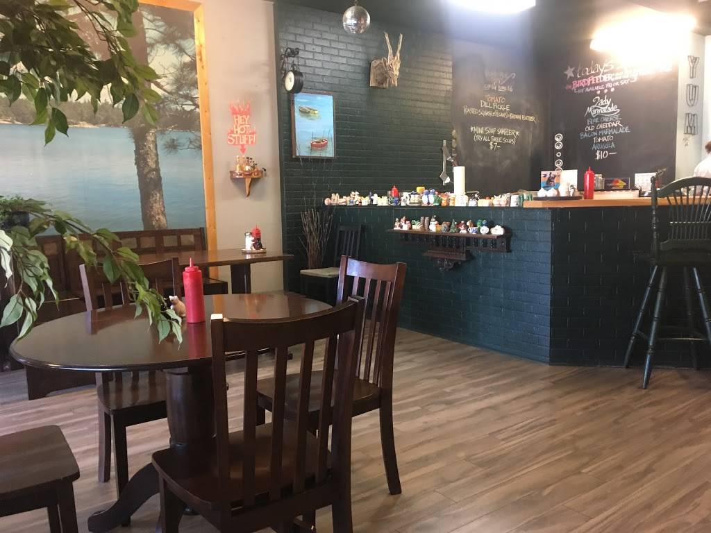 The Grilled Cheese Hideaway | restaurant | 33 King St E, Bobcaygeon, ON K0M 1A0, Canada | 7058212137 OR +1 705-821-2137