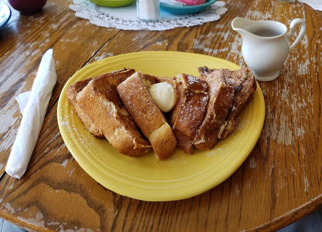 Simply Celias | restaurant | 142 S Main St, Wayland, MI 49348, USA | 2693971737 OR +1 269-397-1737