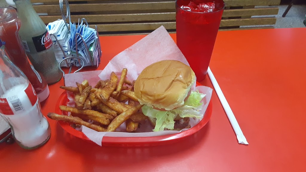 Twinks 220 Diner | restaurant | 501 Commerce Ave, Iron Gate, VA 24448, USA | 5408620220 OR +1 540-862-0220