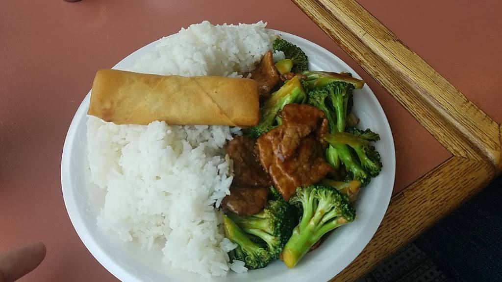 Chens Kitchen Restaurant | restaurant | 301 Spring St, Herndon, VA 20170, USA | 7034782838 OR +1 703-478-2838