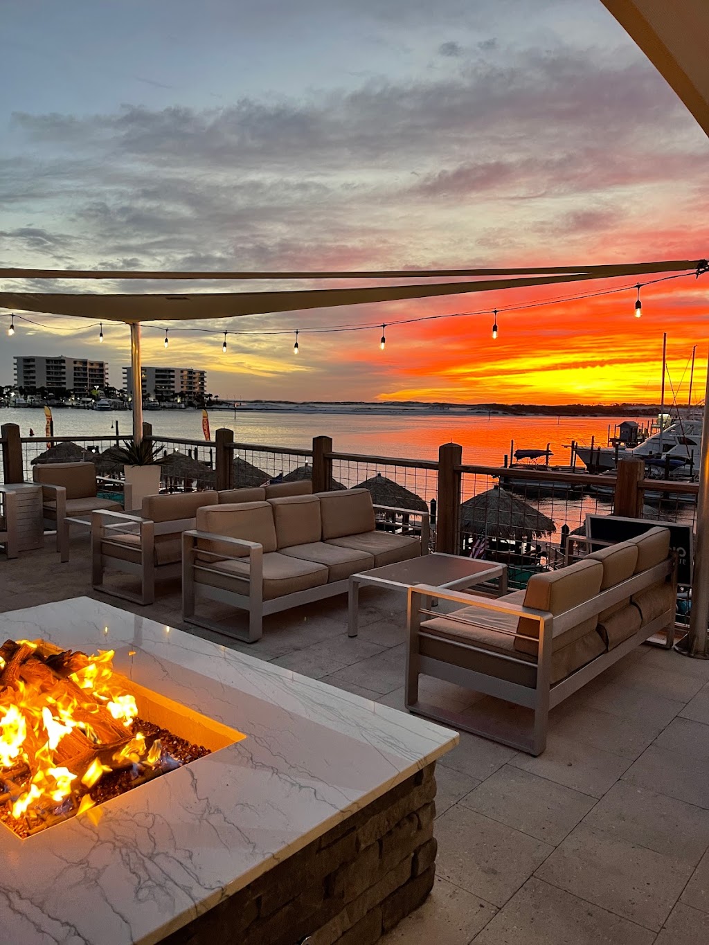 The Edge Seafood Restaurant & SkyBar | restaurant | 302 Harbor Blvd, Destin, FL 32541, USA | 8506593549 OR +1 850-659-3549