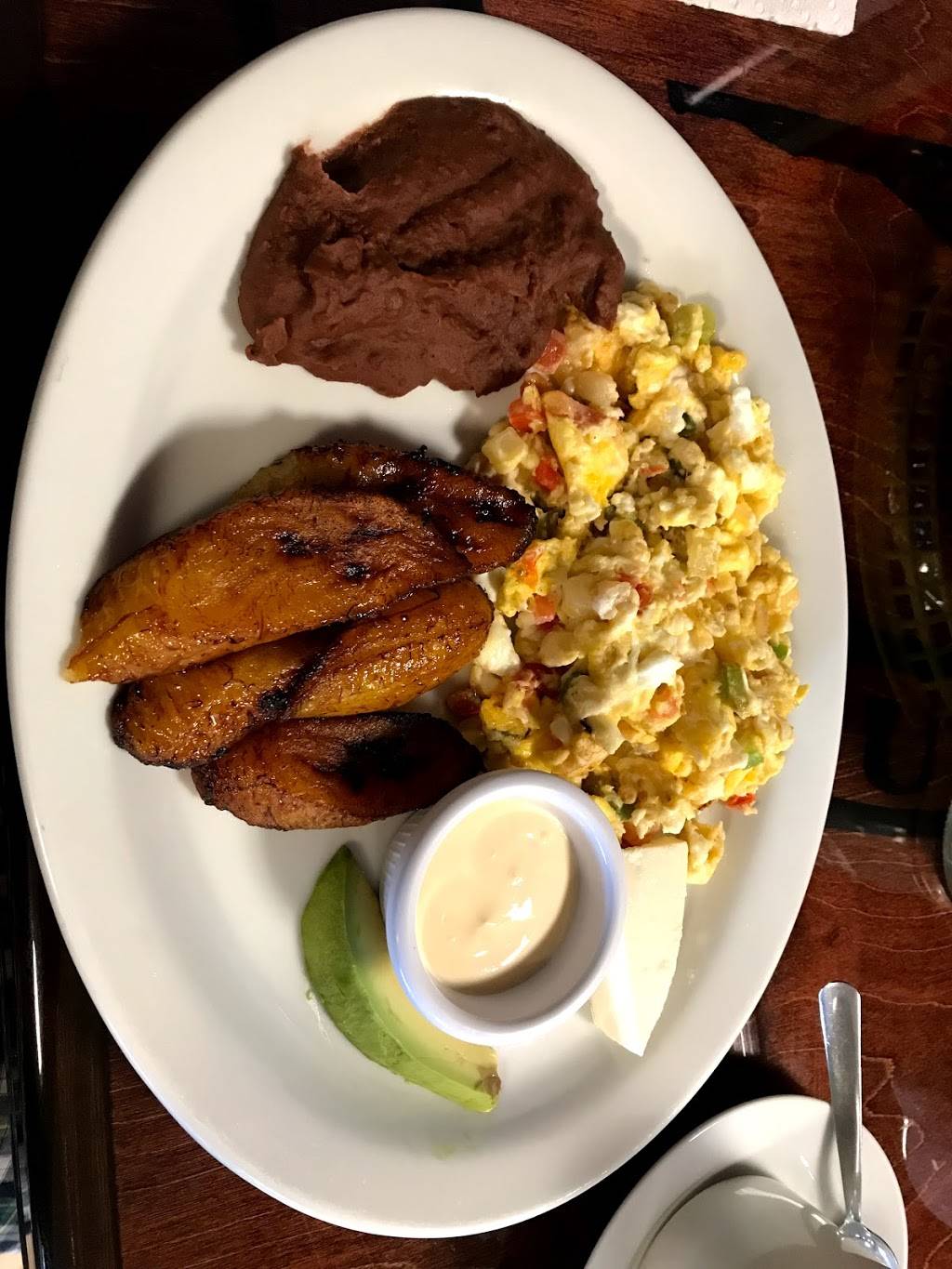 Mama Rosas Pupuseria | restaurant | 5813, 3631 Hillcroft Street, Houston, TX 77057, USA | 8324264322 OR +1 832-426-4322