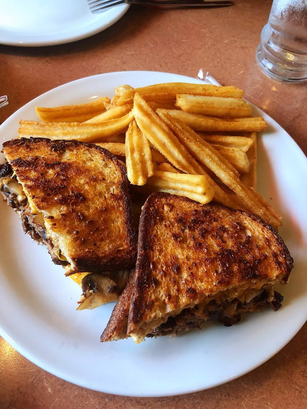 Dennys | restaurant | 27541 Wayne Mills Pl, Valencia, CA 91355, USA | 6612533961 OR +1 661-253-3961