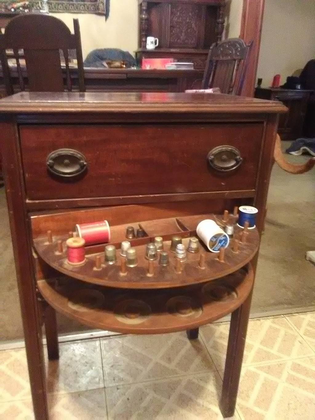 Hitching Post Saloon | restaurant | 4319 Hamilton Richmond Rd, Oxford, OH 45056, USA | 5135242660 OR +1 513-524-2660