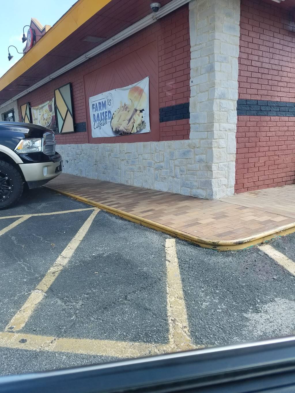 Golden Chick | meal takeaway | 4525 Gus Thomasson Rd, Mesquite, TX 75150, USA | 9726136300 OR +1 972-613-6300