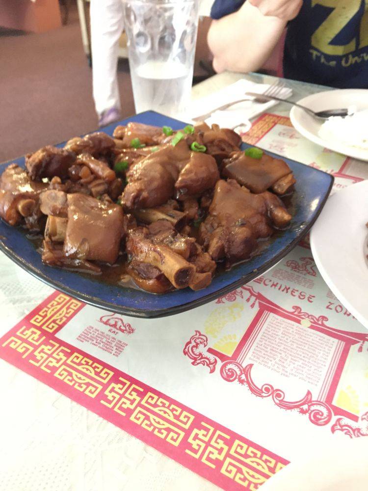 Charlies Restaurant | restaurant | 35 W Main St, Christiansburg, VA 24073, USA | 5403828899 OR +1 540-382-8899