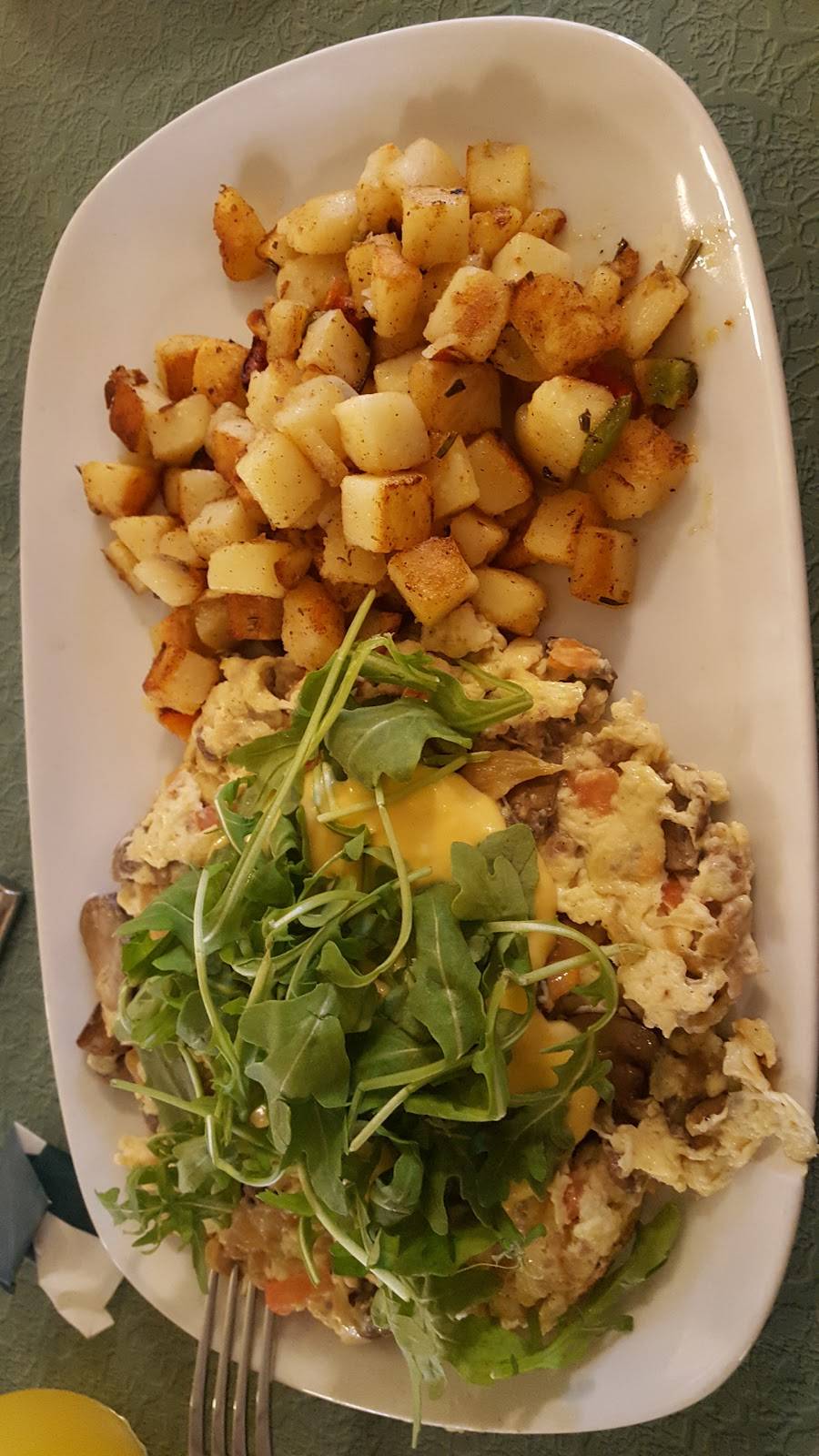 Café At The Plaza | cafe | 1007 N Cass St, Milwaukee, WI 53202, USA | 4142762101 OR +1 414-276-2101