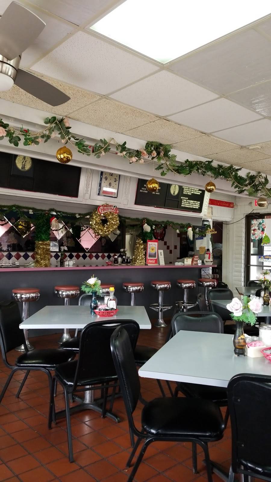 Rise & Shine Omelet Grill | restaurant | 1529 NW Cache Rd, Lawton, OK 73507, USA | 5803538150 OR +1 580-353-8150