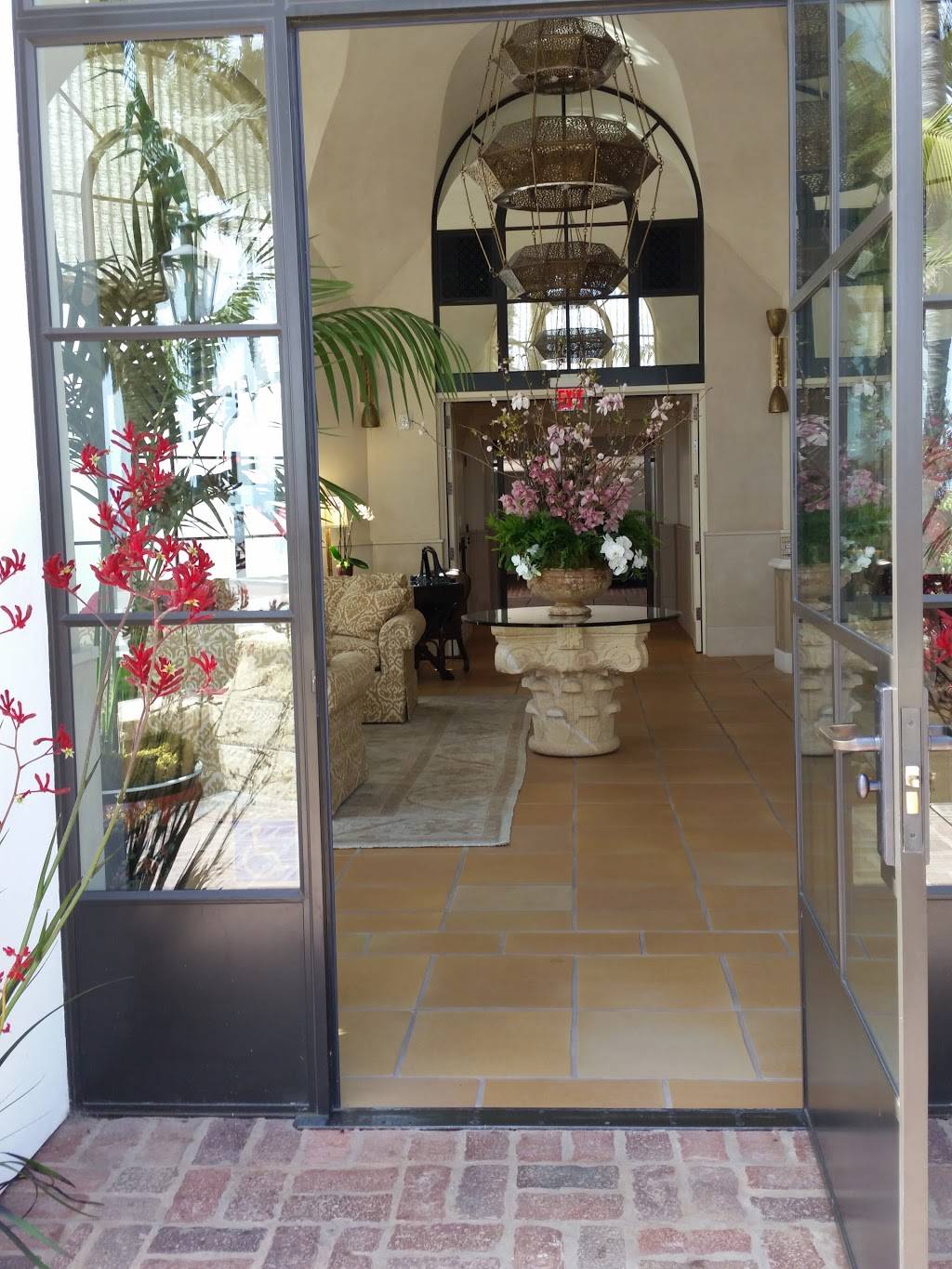 Convivo Restaurant and Bar | restaurant | 3642, 901 E Cabrillo Blvd, Santa Barbara, CA 93103, USA | 8058456789 OR +1 805-845-6789