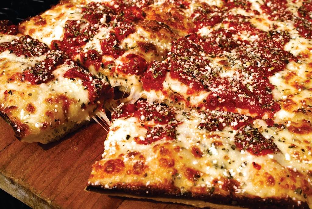 Lisa Toris Pizza | restaurant | 6768 Twelve Mile Rd, Warren, MI 48092, USA | 5867511900 OR +1 586-751-1900