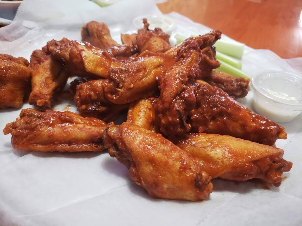 Charlie Horse | restaurant | 2426 E Silver Springs Blvd, Ocala, FL 34470, USA | 3526224050 OR +1 352-622-4050