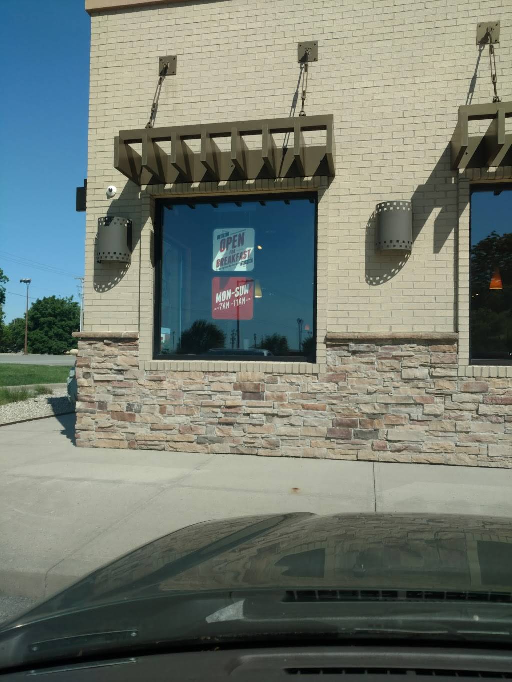 Wendys | restaurant | 606 S Main St, Englewood, OH 45322, USA | 9378363035 OR +1 937-836-3035