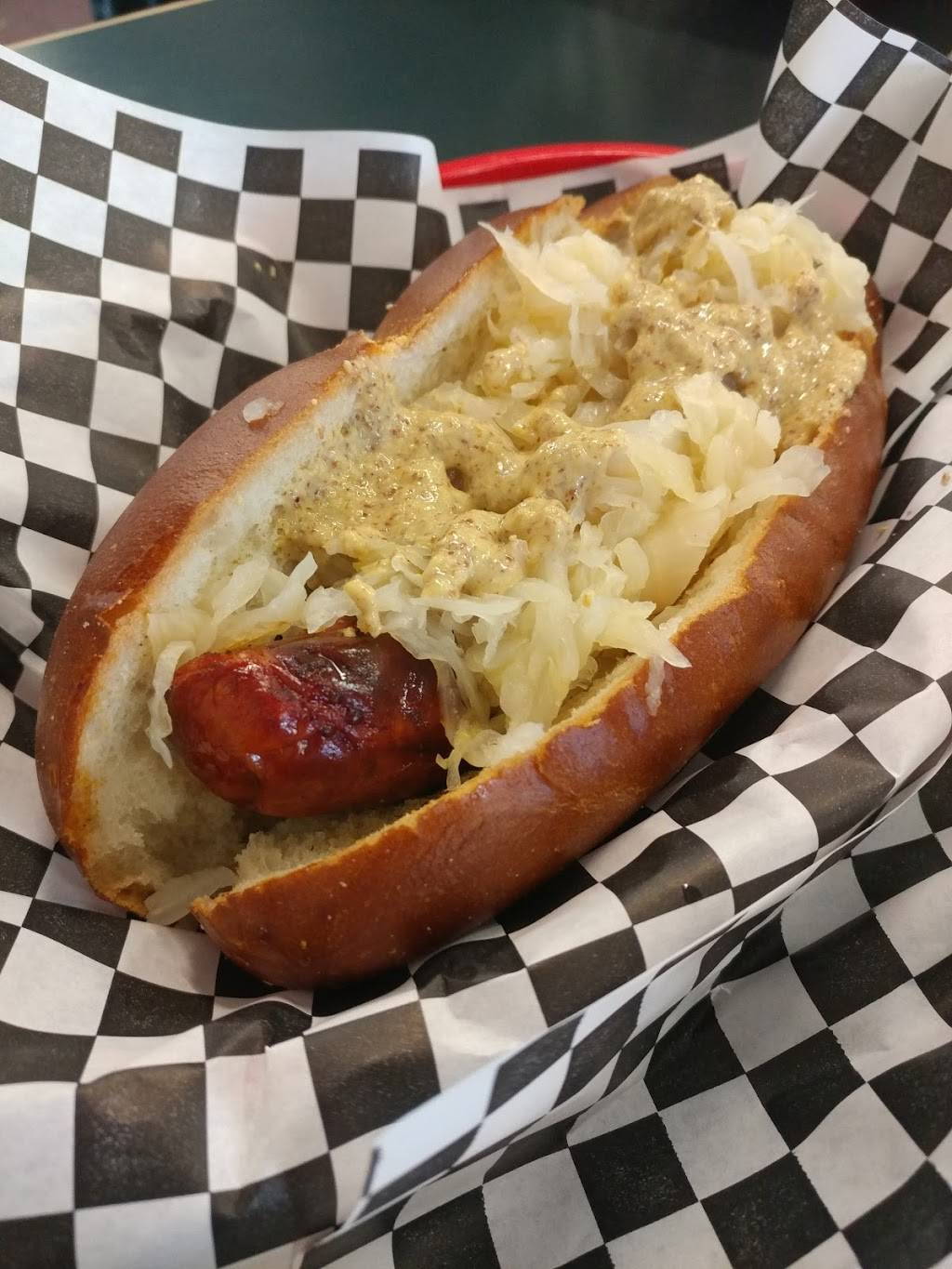 Fox Island Brewing | restaurant | 2416 14th Ave NW, Gig Harbor, WA 98335, USA | 2538827752 OR +1 253-882-7752