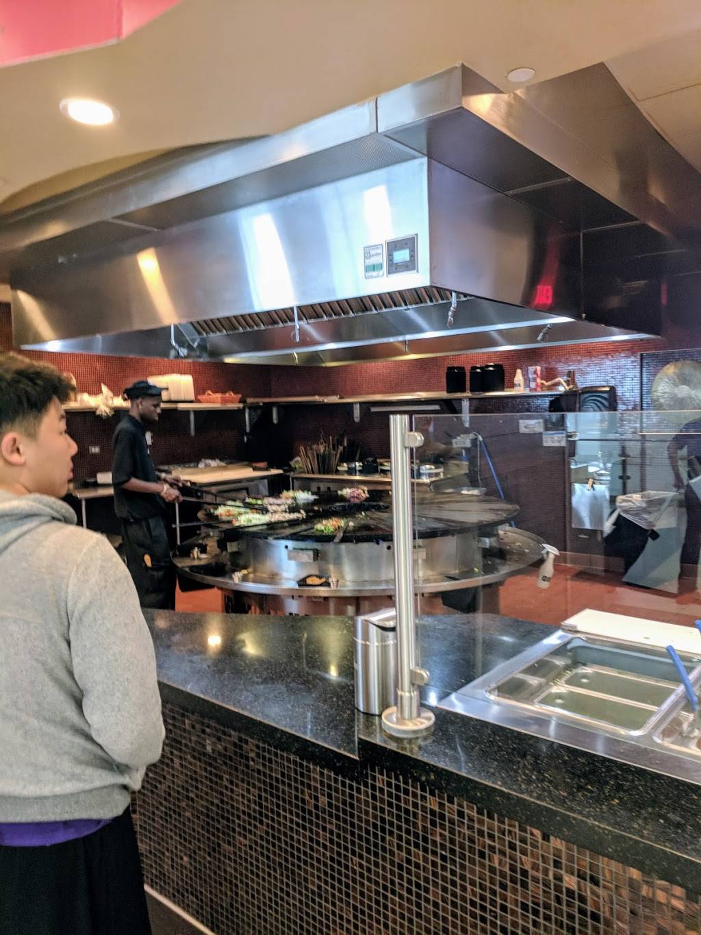 Genghis Grill | restaurant | 2625 International Pkwy, Dallas, TX 75261, USA | 9729736408 OR +1 972-973-6408