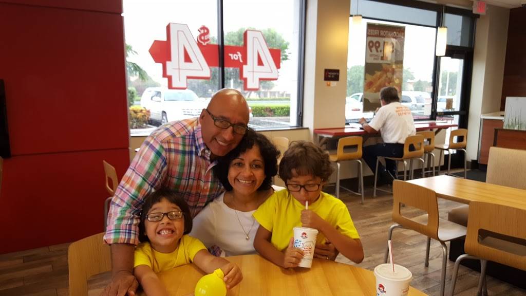 Wendys | restaurant | 14715 SW 42nd St, Miami, FL 33185, USA | 3055518261 OR +1 305-551-8261