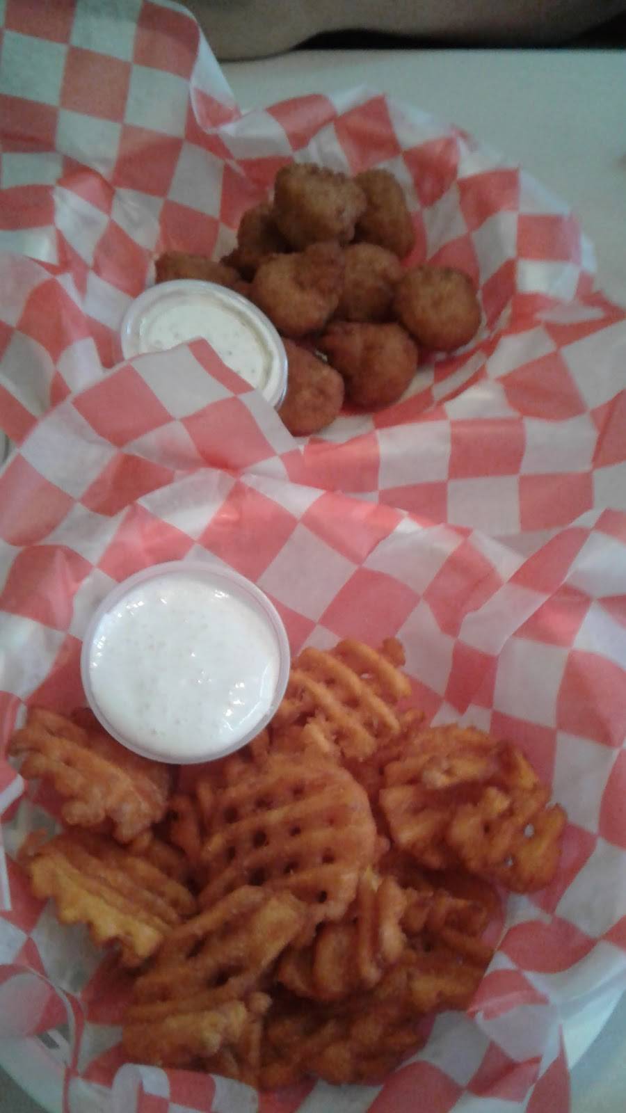 Giovannis Restaurant | restaurant | 451 US-33, Weston, WV 26452, USA | 3042694563 OR +1 304-269-4563