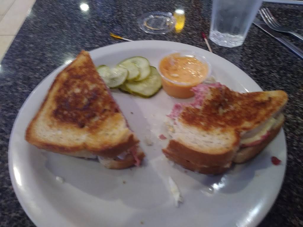 Village Grill Café & Family Restaurant | restaurant | 841 E Eleven Mile Rd, Royal Oak, MI 48067, USA | 2485658565 OR +1 248-565-8565