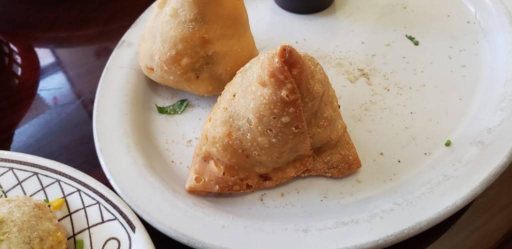 Bombay Indian Grill | restaurant | 2011 University Ave, Morgantown, WV 26505, USA | 3043814858 OR +1 304-381-4858