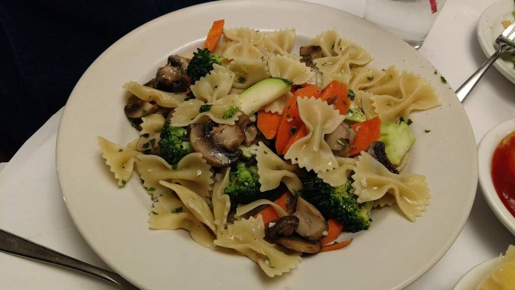 Angelos Ristorante | restaurant | 247 N York St, Elmhurst, IL 60126, USA | 6308332400 OR +1 630-833-2400