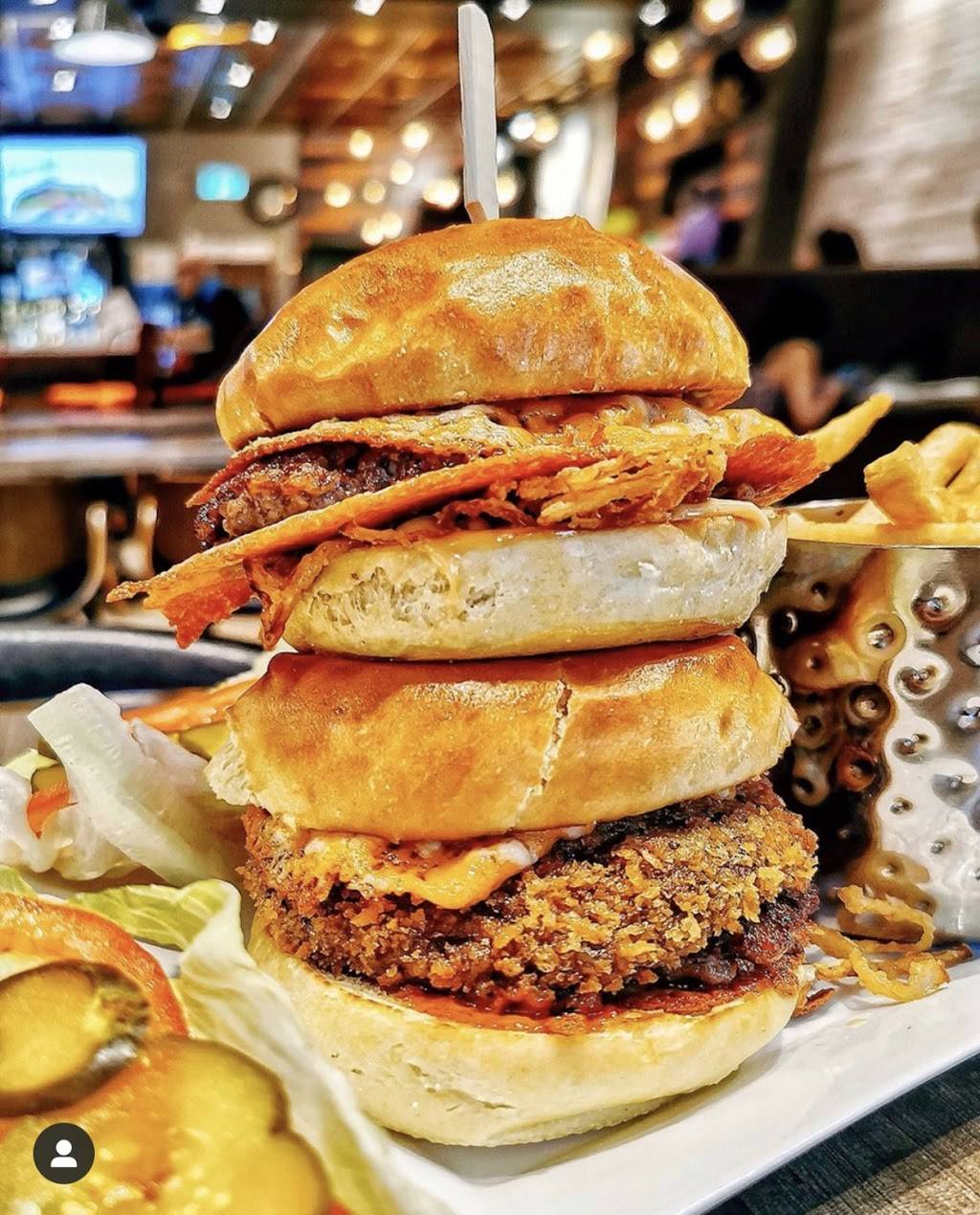 Bellafornia Pizza, Burger, Restaurant & Bar | restaurant | 7181 Yonge St Unit 11, Markham, ON L3T 0C7, Canada | 6479523552 OR +1 647-952-3552