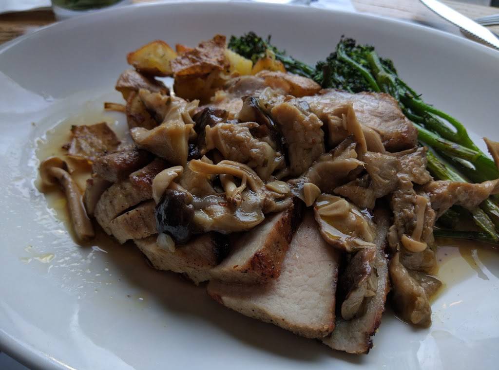 Olive + Oak | restaurant | 102 W Lockwood Ave, Webster Groves, MO 63119, USA | 3147361370 OR +1 314-736-1370