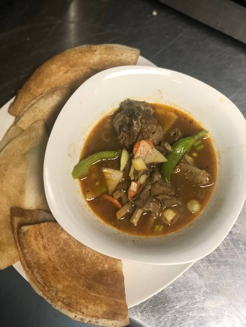 Hooyo Kitchen & cafe | restaurant | 5312 S 3rd St suit 101, Louisville, KY 40214, USA | 5026148264 OR +1 502-614-8264