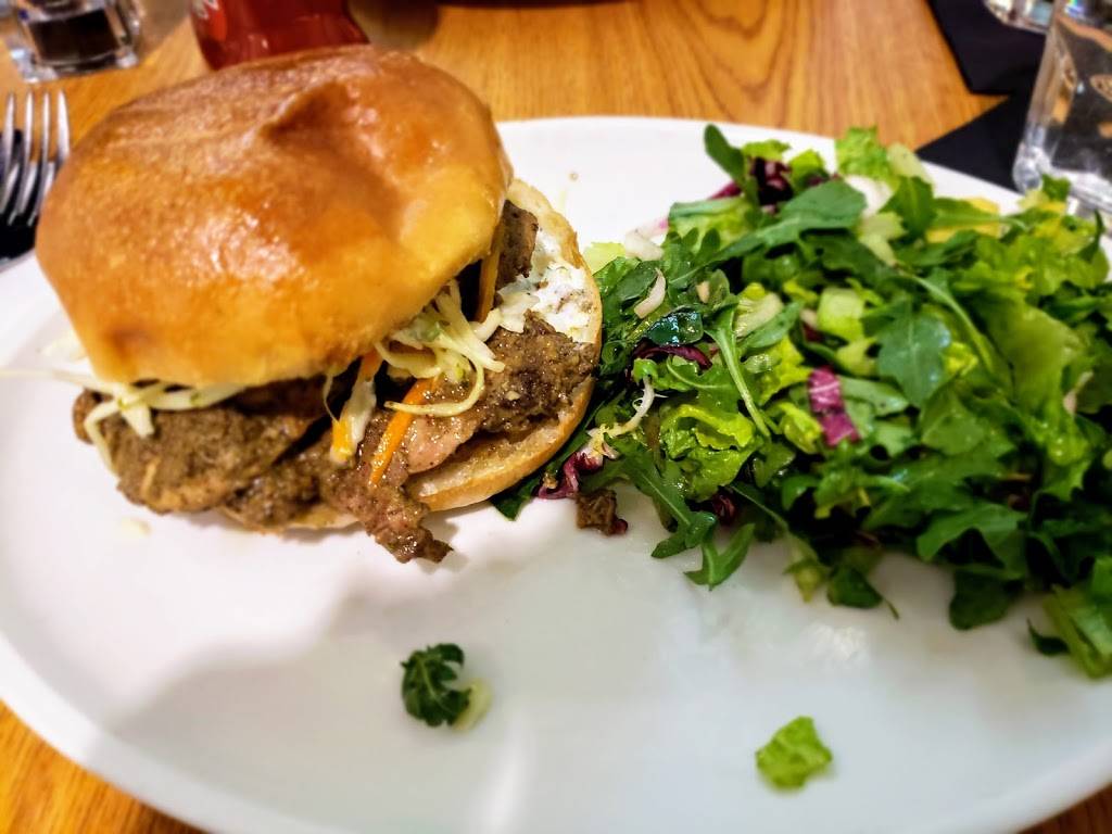 The Hearth | restaurant | Pearson Airport Terminal 1, 5980 Airport Rd, Mississauga, ON L4V 1R9, Canada | 4167763100 OR +1 416-776-3100