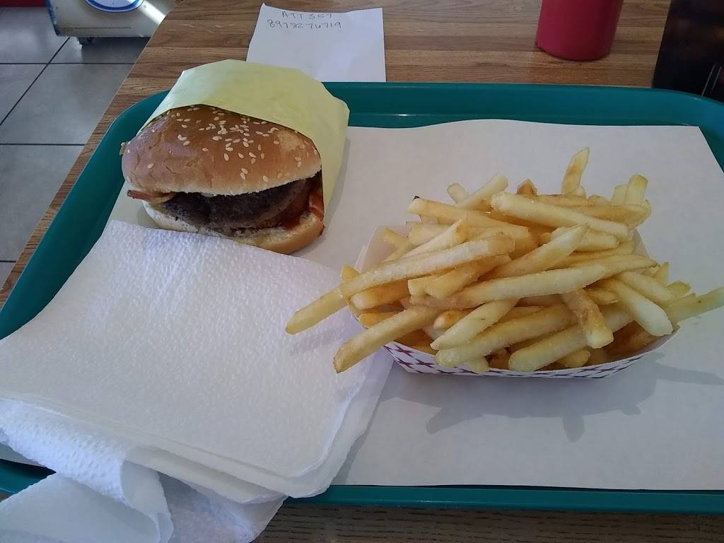 Burger Queen | restaurant | 800 5th St h, Gonzales, CA 93926, USA | 8316752754 OR +1 831-675-2754