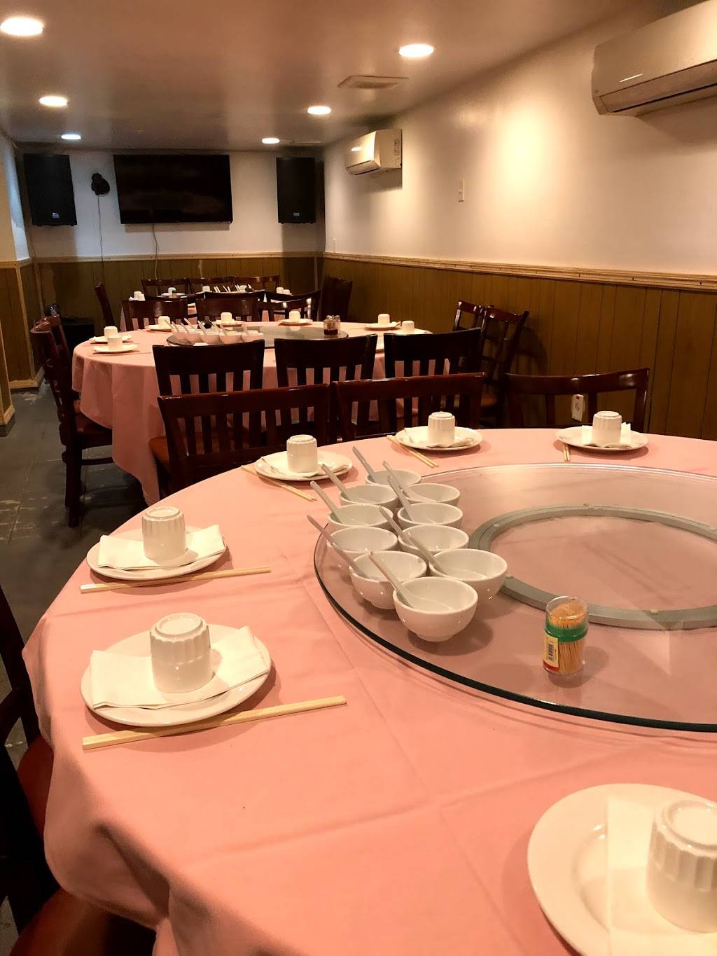 Sing Wang BBQ & Seafood Restaurant | restaurant | 6824 Bustleton Ave, Philadelphia, PA 19149, USA | 2153316888 OR +1 215-331-6888