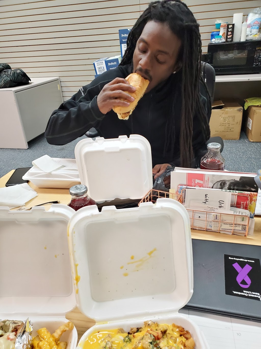 Nephews Grille | restaurant | 5753 Page Blvd, St. Louis, MO 63112, USA | 3148333738 OR +1 314-833-3738