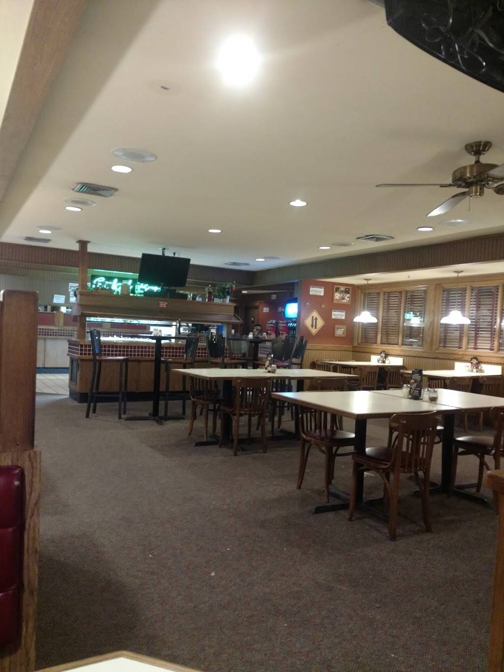 Pizza Hut | meal takeaway | 2013 Village Dr, Leeds, AL 35094, USA | 2056402442 OR +1 205-640-2442