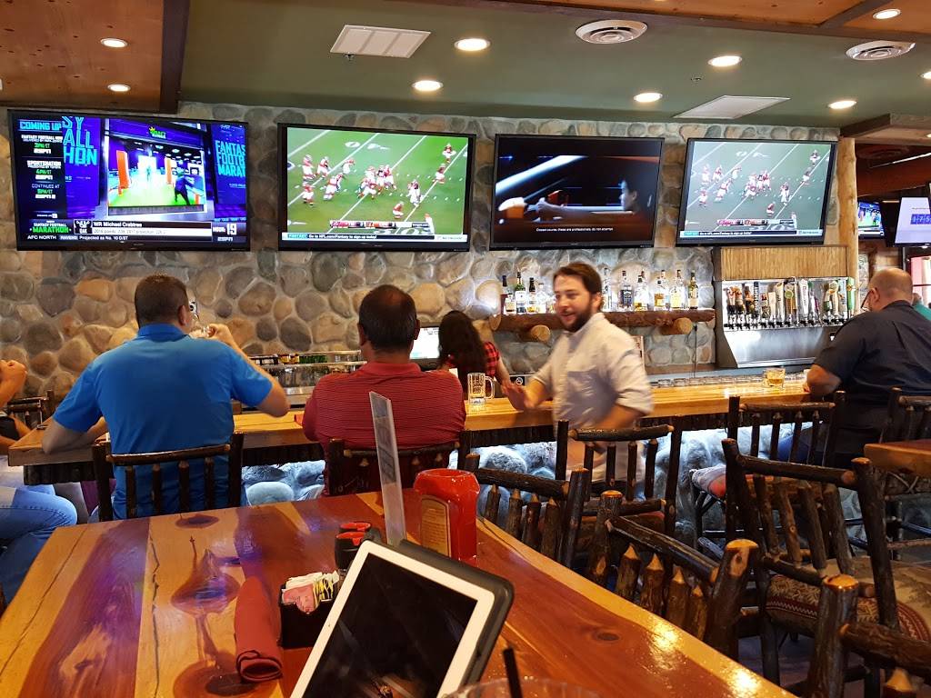 Twin Peaks | restaurant | 12830 Northwest Fwy, Houston, TX 77040, USA | 7139398946 OR +1 713-939-8946