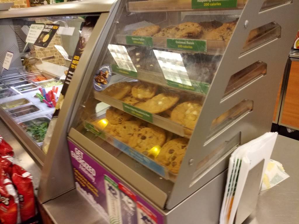 Subway | restaurant | 4487 Forest Park Ave, St. Louis, MO 63108, USA | 3146523200 OR +1 314-652-3200