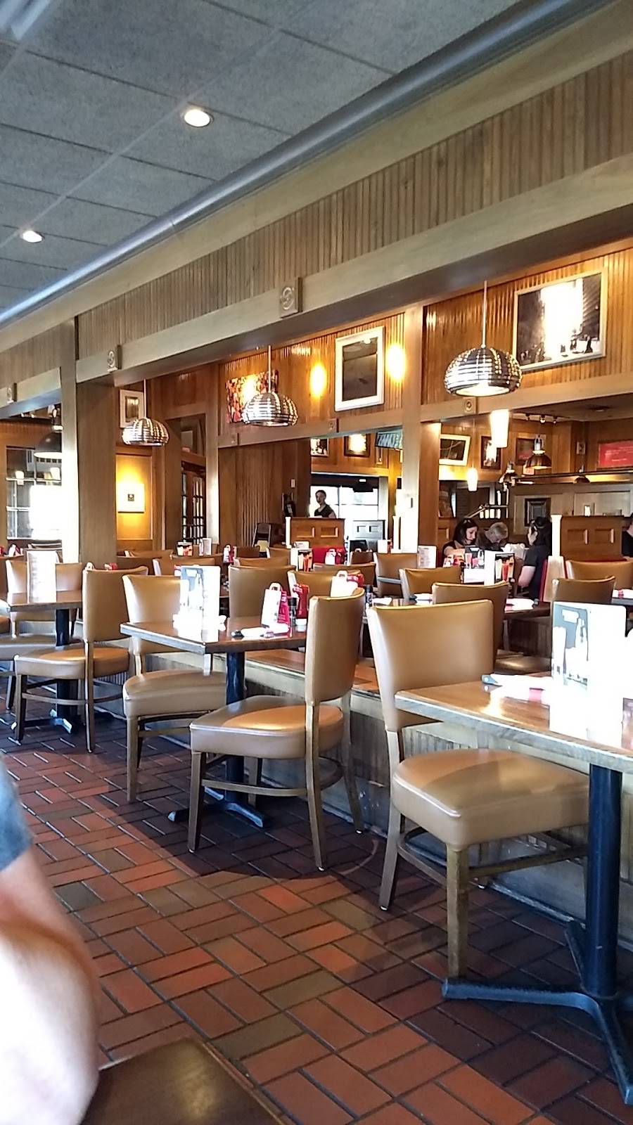 TGI Fridays | restaurant | 7814 Reynolds Rd, Mentor, OH 44060, USA | 4409532400 OR +1 440-953-2400