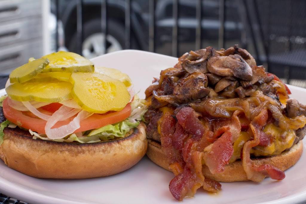 Mt Chalet II | restaurant | 32955 Woodward Ave, Royal Oak, MI 48073, USA | 2485492929 OR +1 248-549-2929