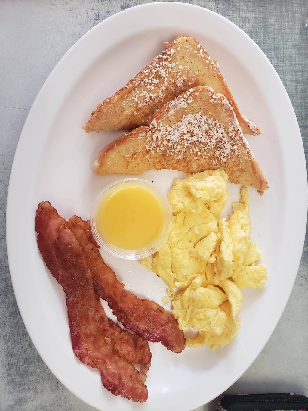 Knotty Pine Restaurant Llc | night club | 801 N Royal Ave, Front Royal, VA 22630, USA | 5406353064 OR +1 540-635-3064