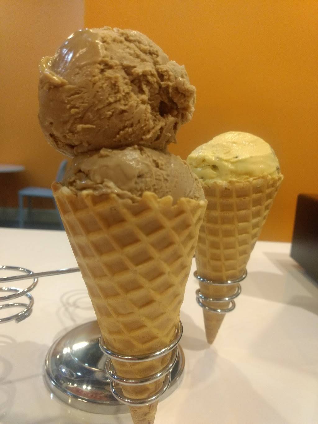 slickables ice cream sandwich | restaurant | 1223 University Ave #100, Riverside, CA 92507, USA | 4804094591 OR +1 480-409-4591