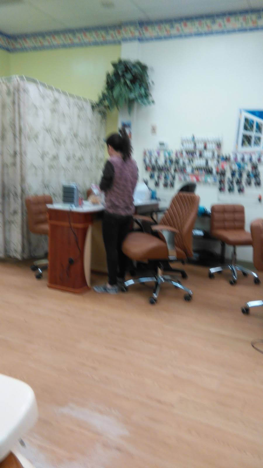 Mr. Gus | restaurant | 2910 Mt Holly-Huntersville Rd, Charlotte, NC 28214, USA | 7043954888 OR +1 704-395-4888